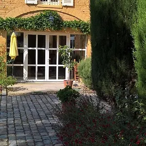 le-clos-des-pierres-dorees.hotels-rhonealpes.com/